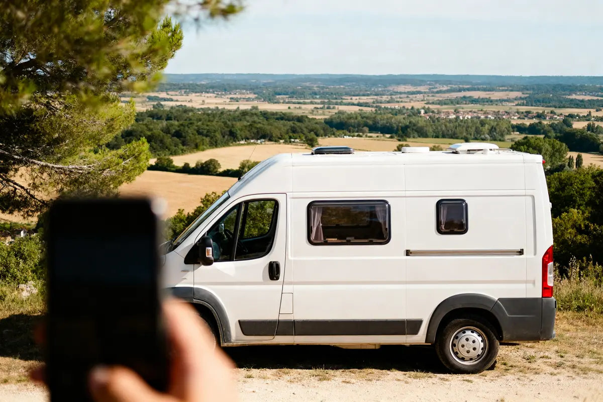 Petit camping-car 2 personnes occasion : Trouvez votre modèle idéal