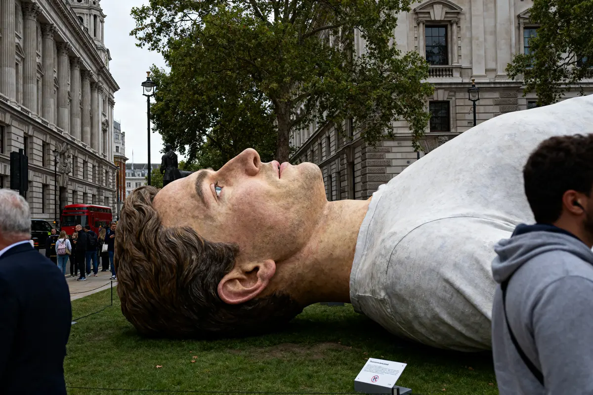 Mueck : l’hyperréalisme et les œuvres de Ron Mueck